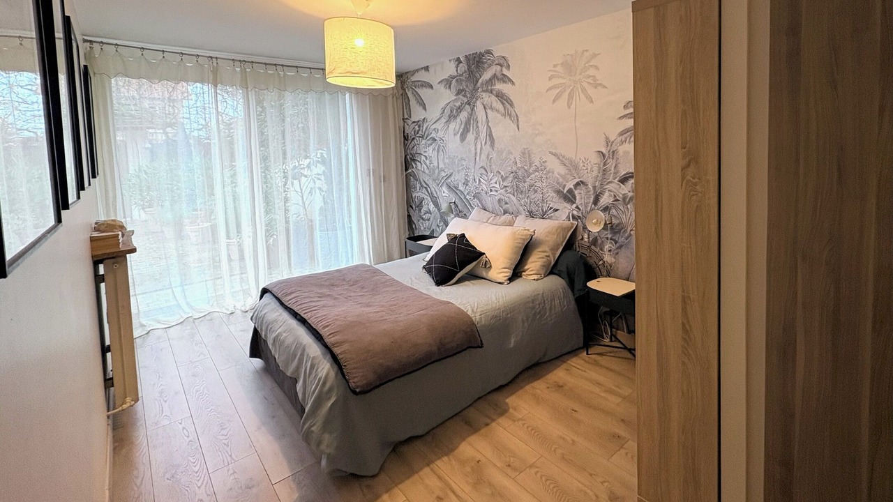 Photo of Bedroom in Louveciennes