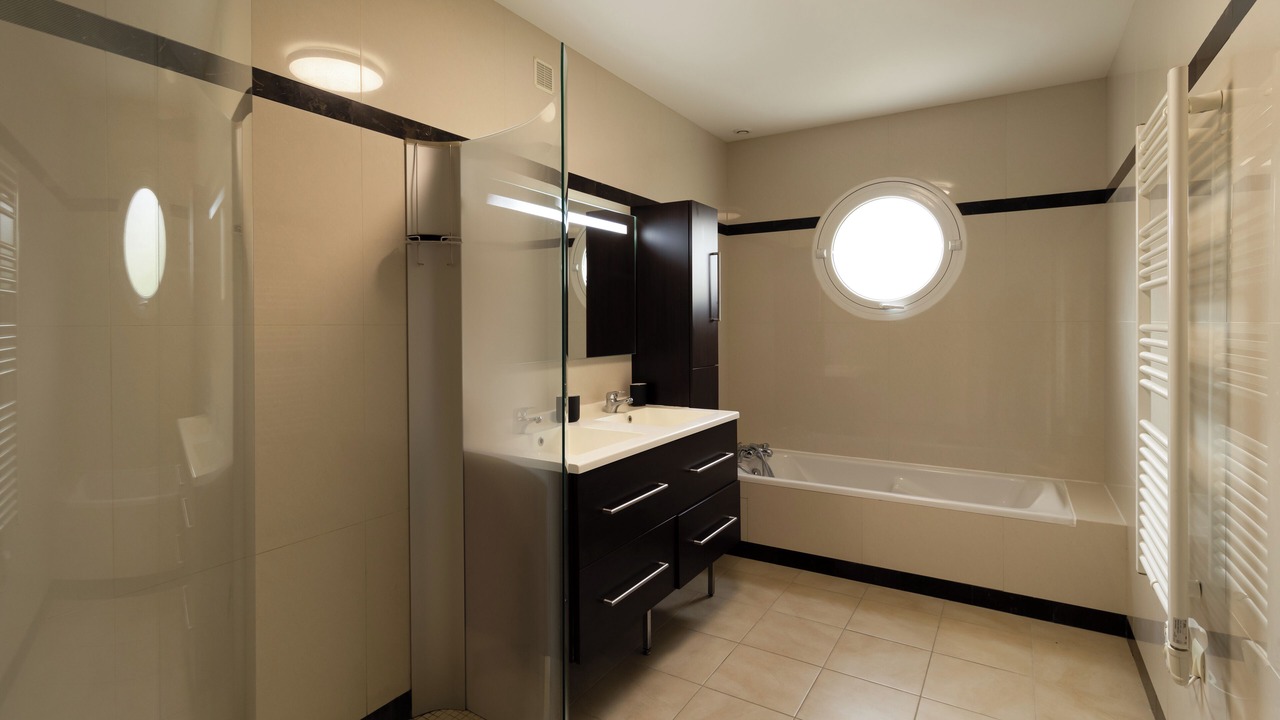 Photo of Bathroom in Bry-sur-Marne