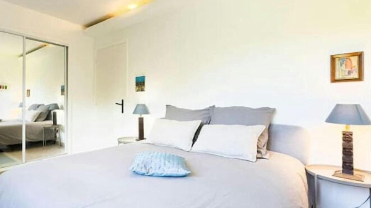 Photo of Bedroom in Saint-Pierre-les-Nemours