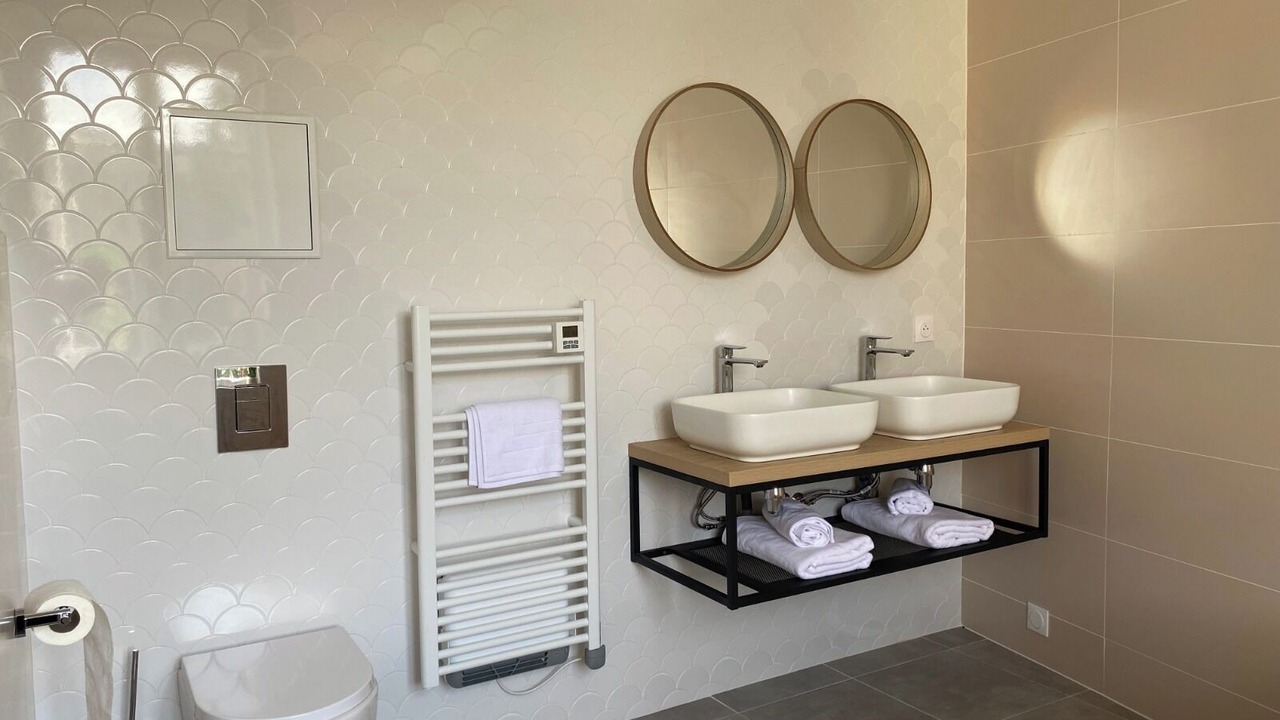 Photo of Bathroom in Vic-sur-Aisne