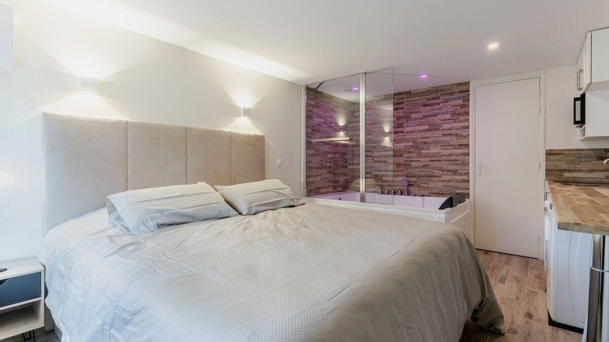 Photo of Bedroom in Villeneuve-le-Roi