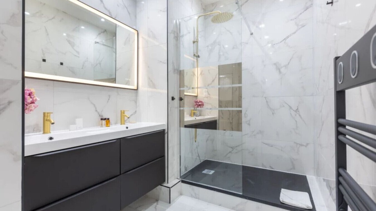 Photo of Bathroom in Vivienne