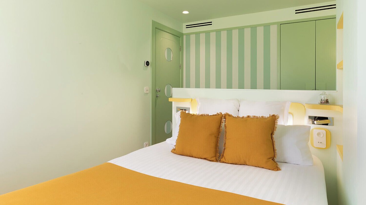 Photo of Bedroom in 8th Arrondissement