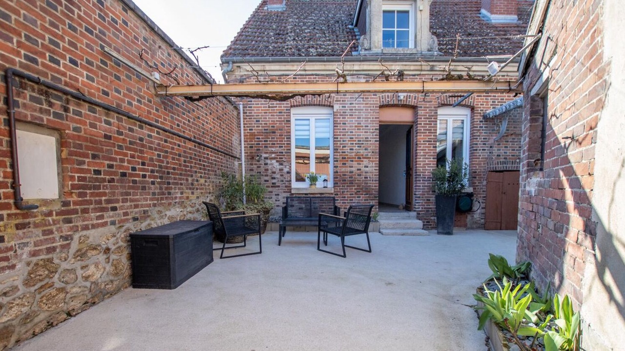 Photo of Patio Balcony in Le Mesnil-sur-Oger