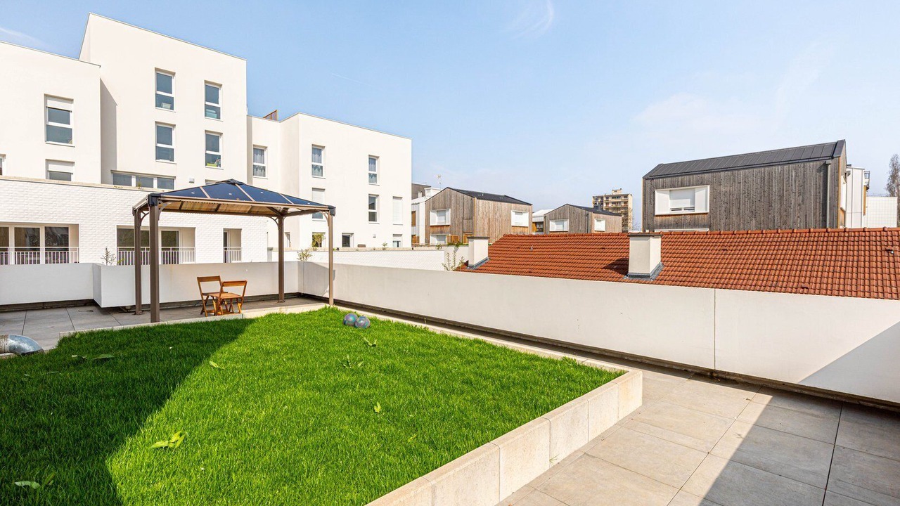 Photo of Patio Balcony in Romainville