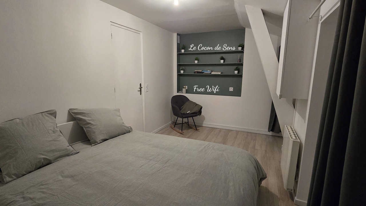 Photo of Bedroom in Sens