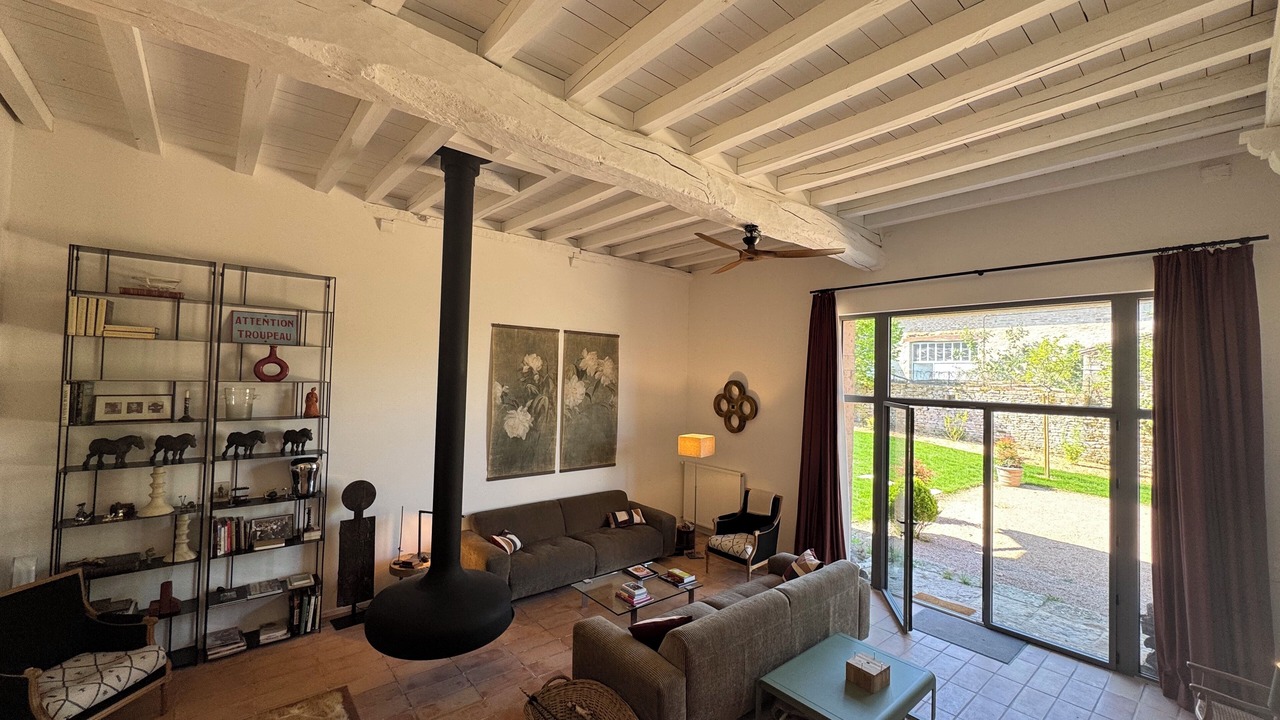 Photo of Livingroom in Chapaize