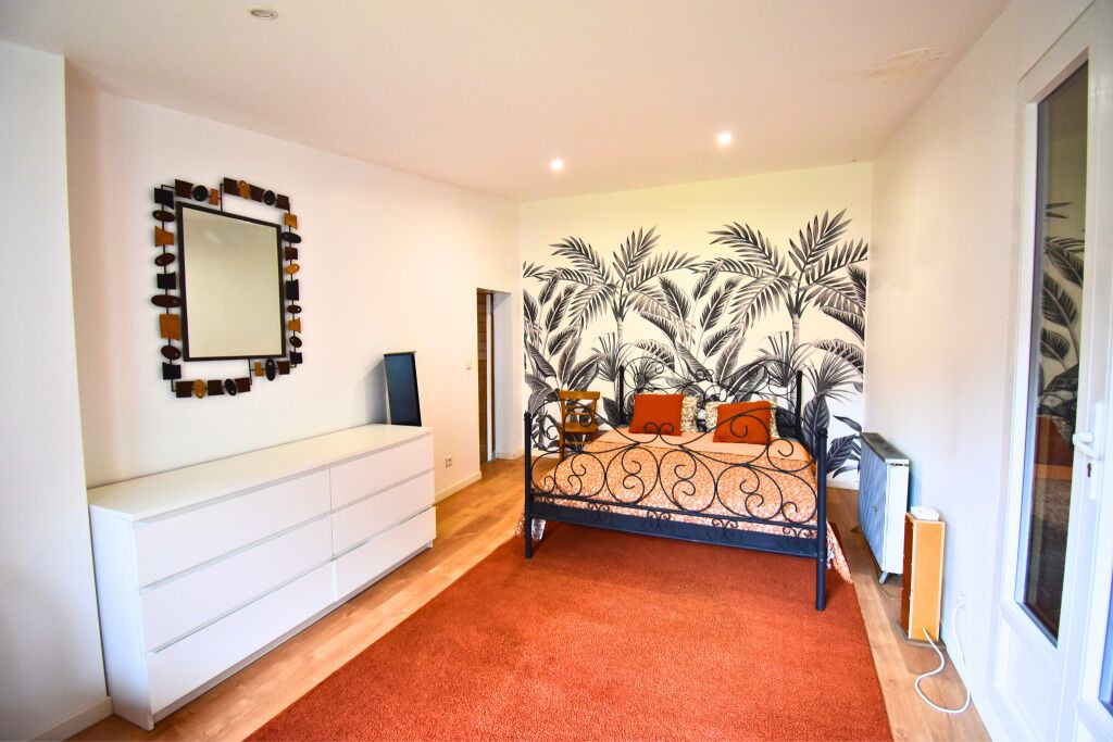 Photo of Bedroom in Meru