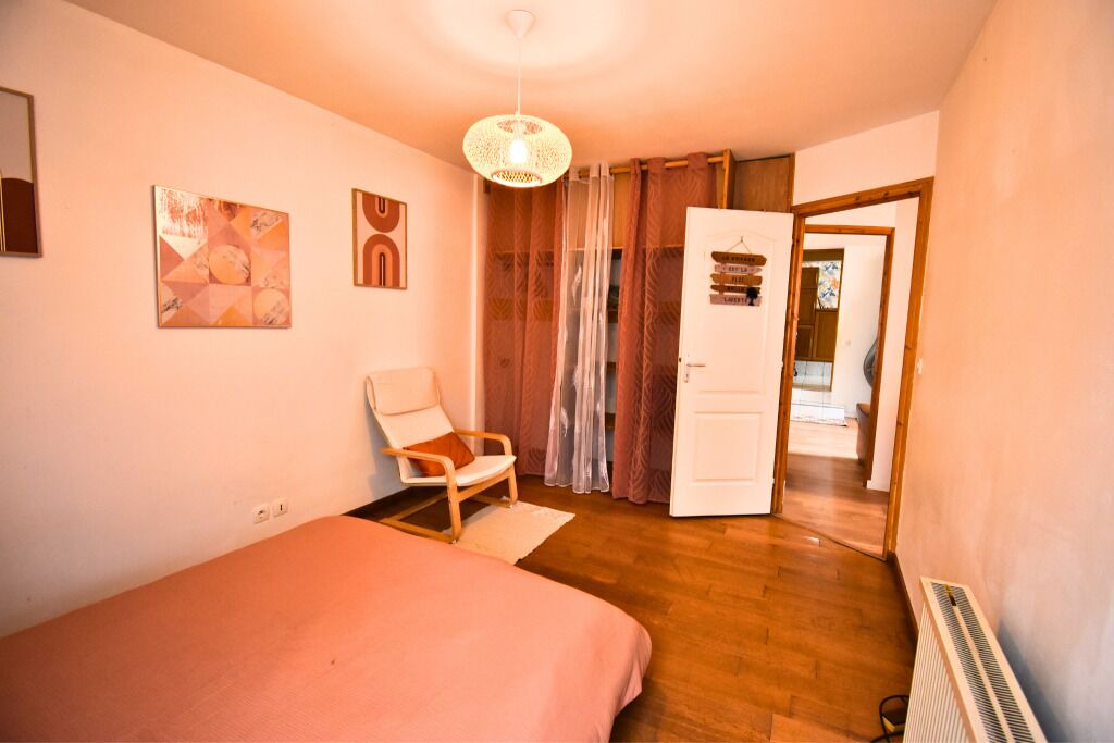 Photo of Bedroom in Meru