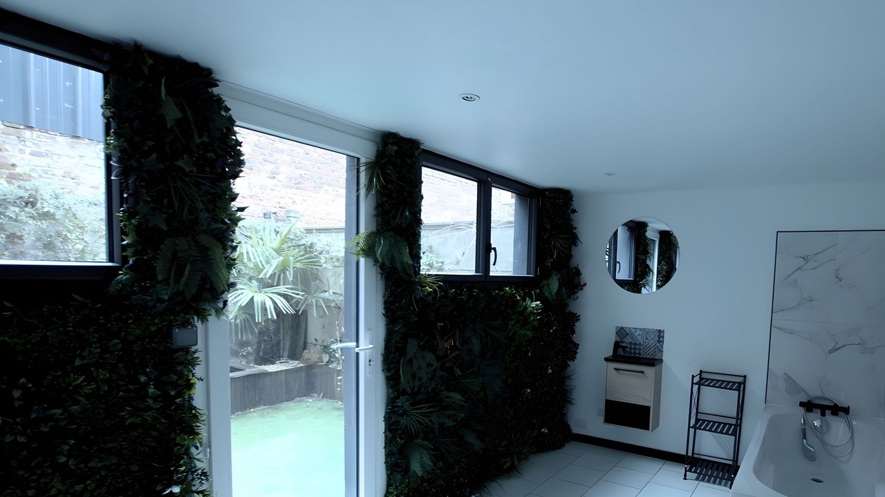 Photo of Bathroom in Lens