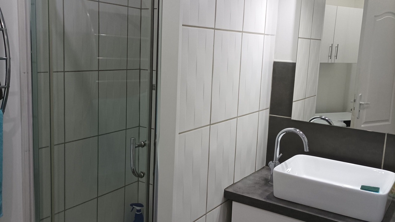 Photo of Bathroom in Rosieres-en-Santerre