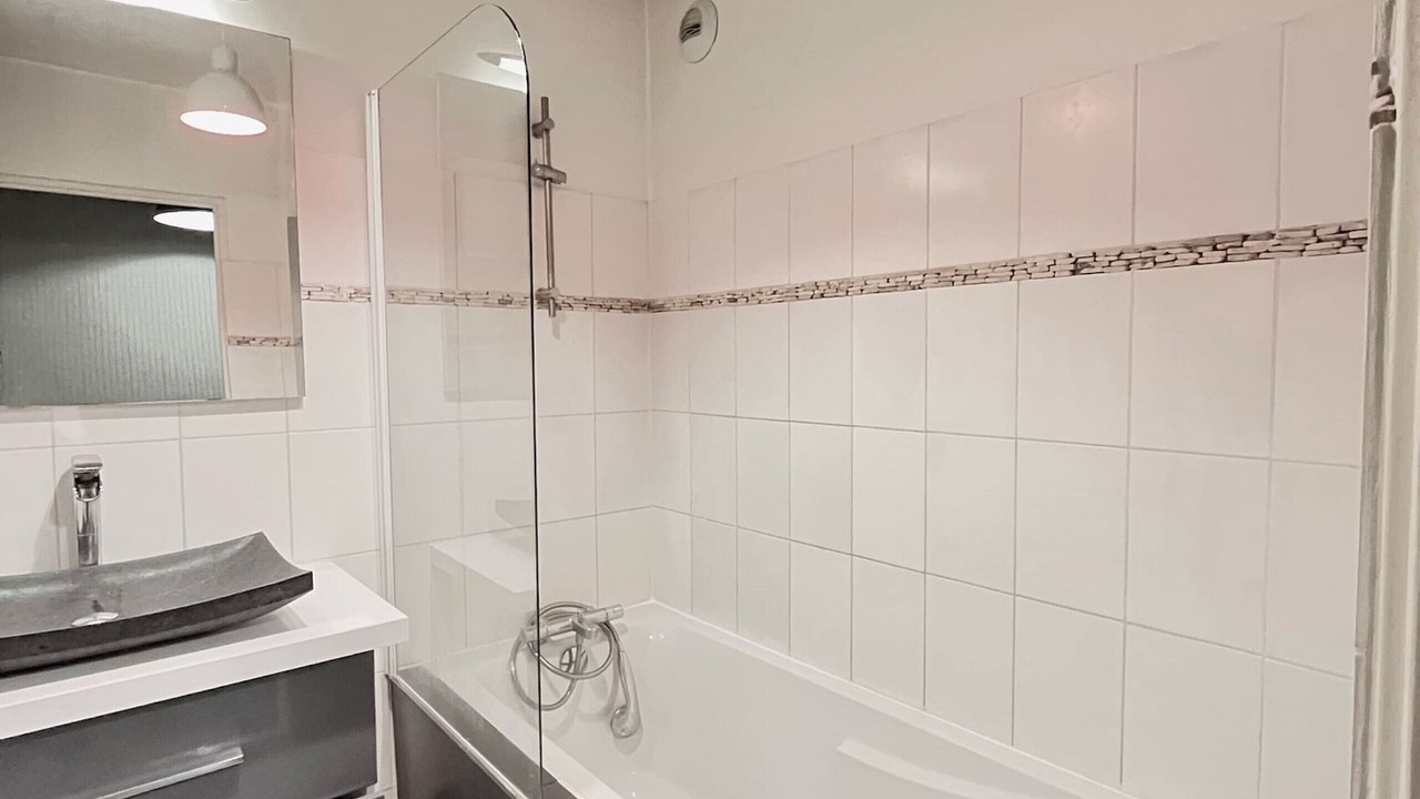 Photo of Bathroom in Coutures