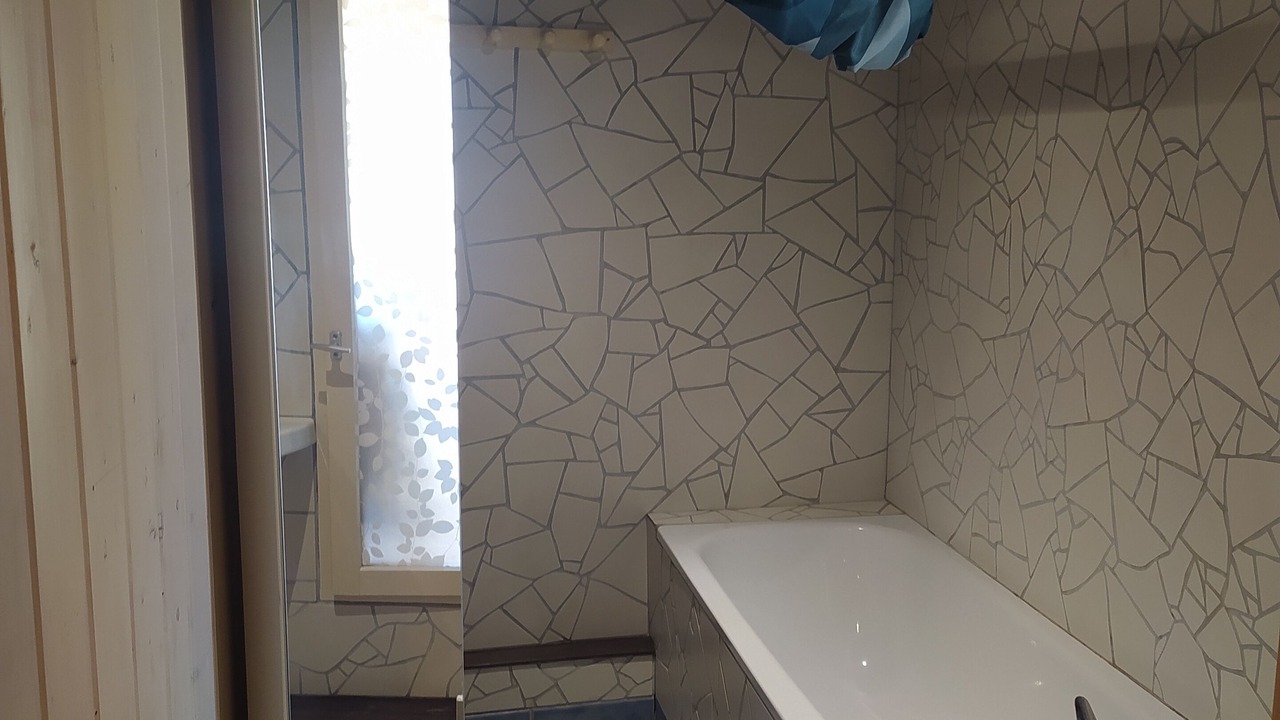 Photo of Bathroom in Saint-Lothain