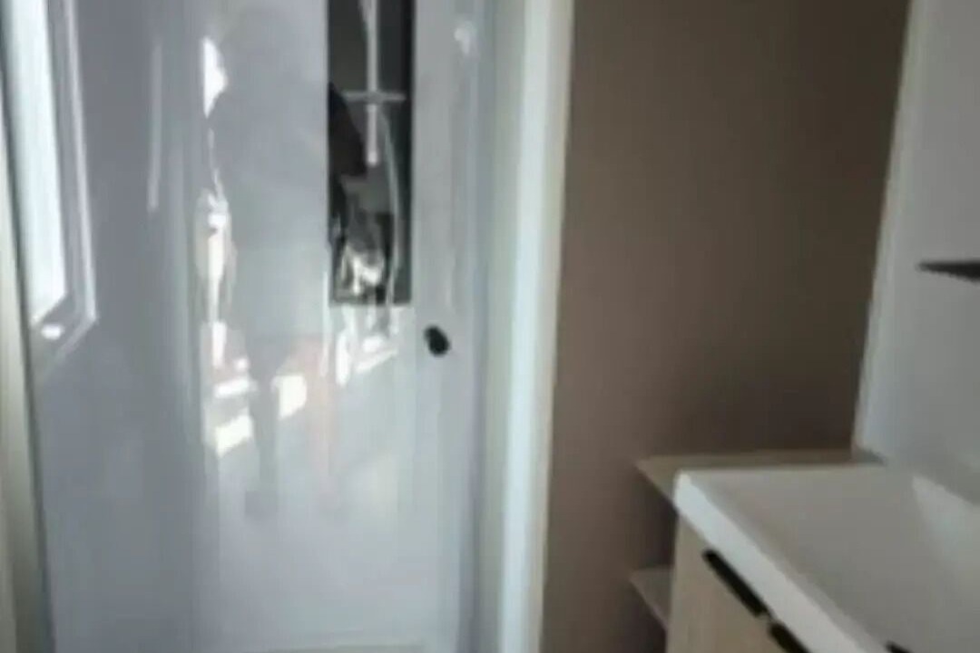 Photo of Bathroom in Long
