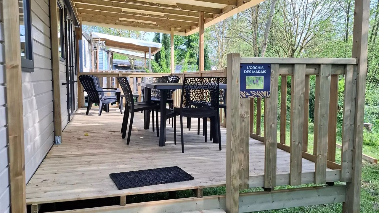 Photo of Outdoor in Long