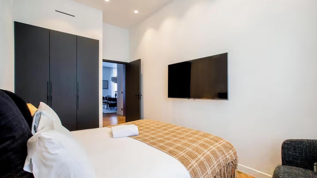 Photo of Bedroom in 8th Arrondissement