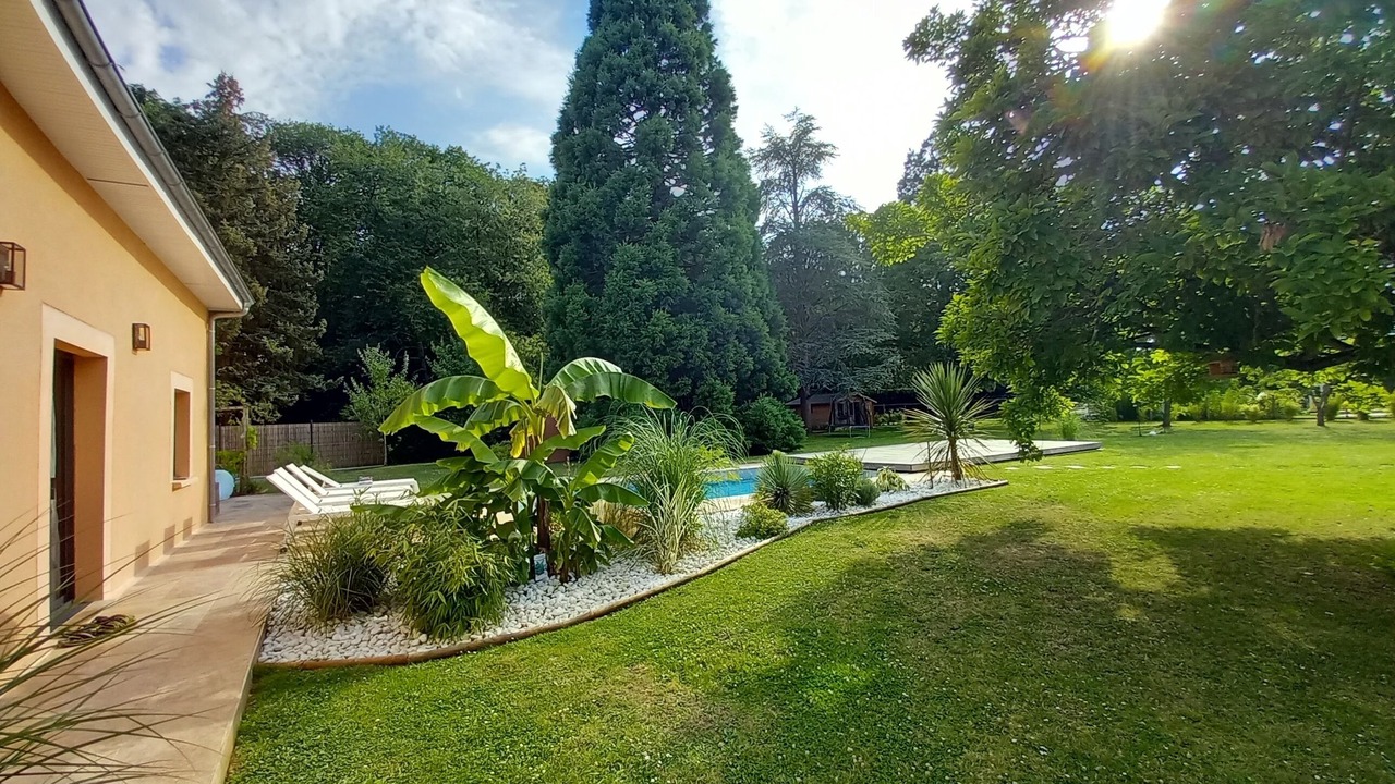 Photo of Outdoor in Cierrey