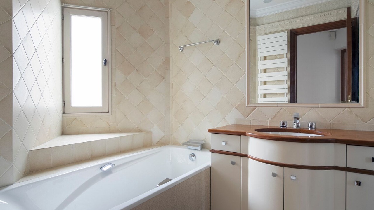 Photo of Bathroom in Quartier de la Plaine-de-Monceaux