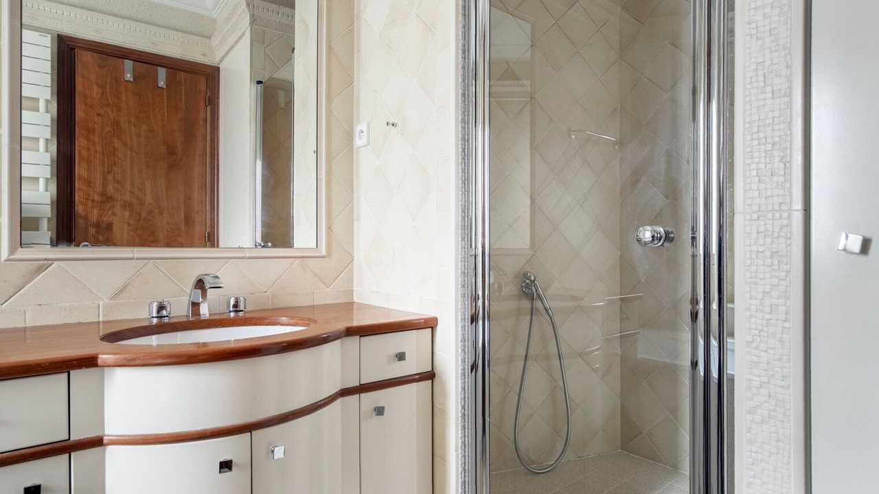Photo of Bathroom in Quartier de la Plaine-de-Monceaux
