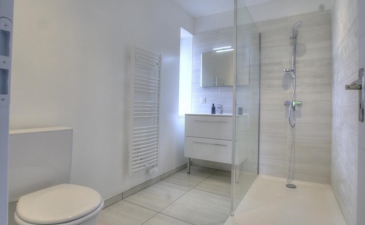 Photo of Bathroom in Saint-Benigne