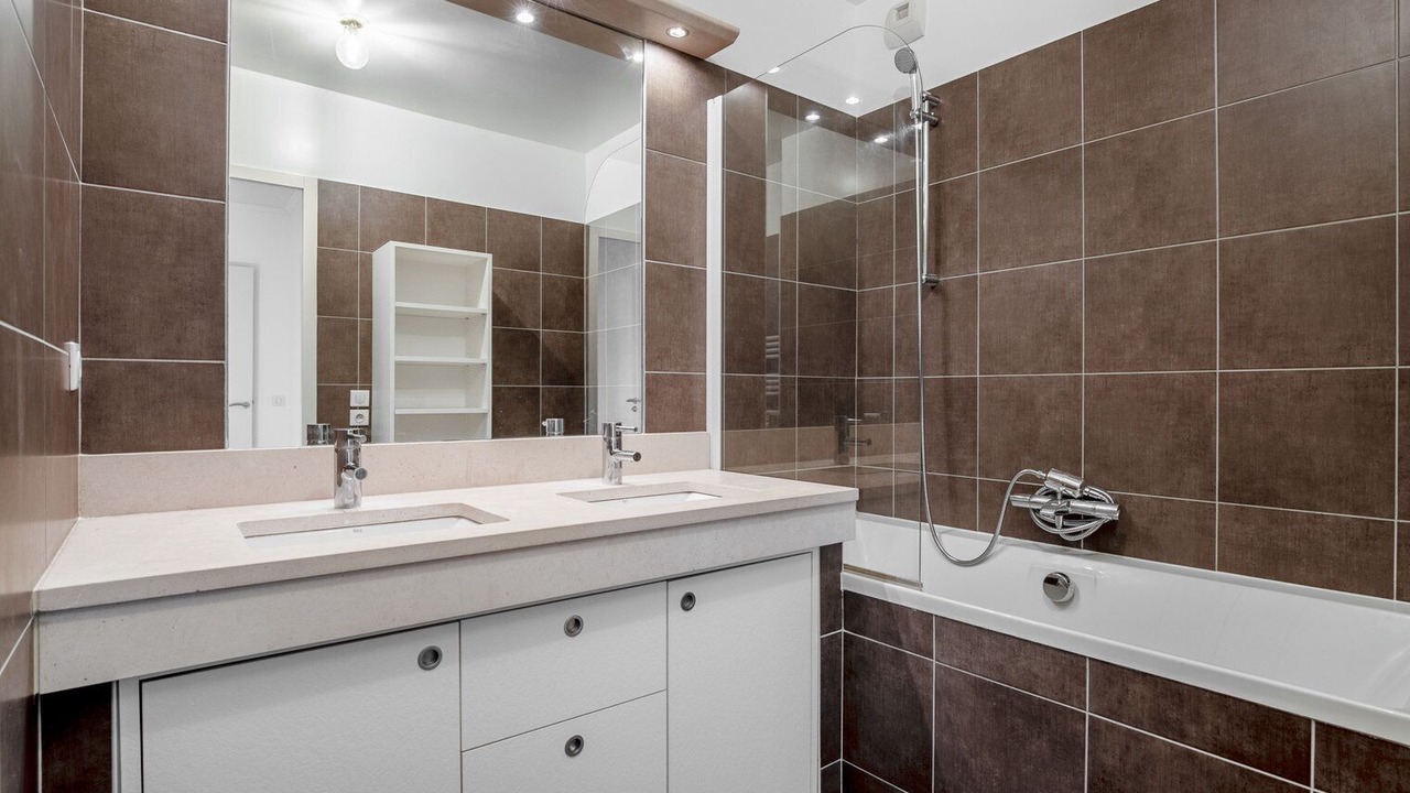 Photo of Bathroom in Levallois-Perret