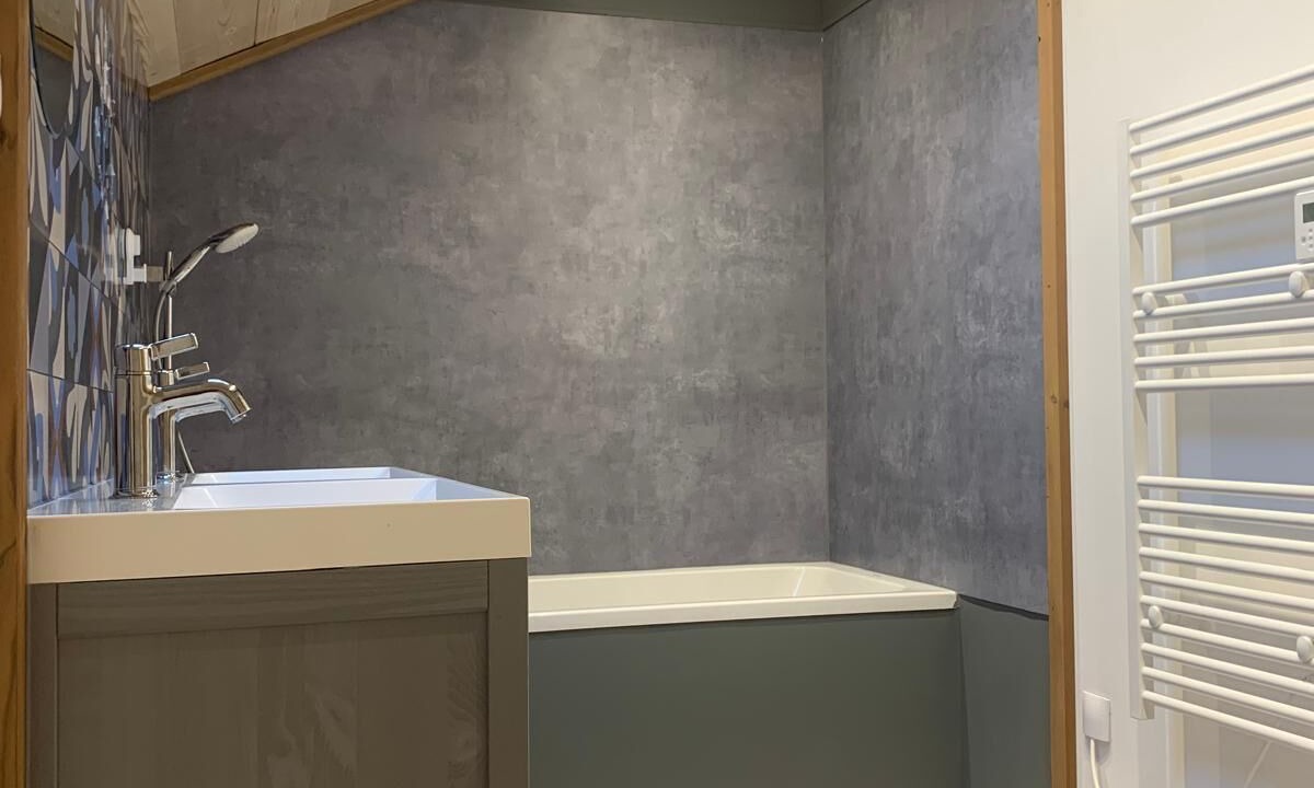 Photo of Bathroom in Cuvier