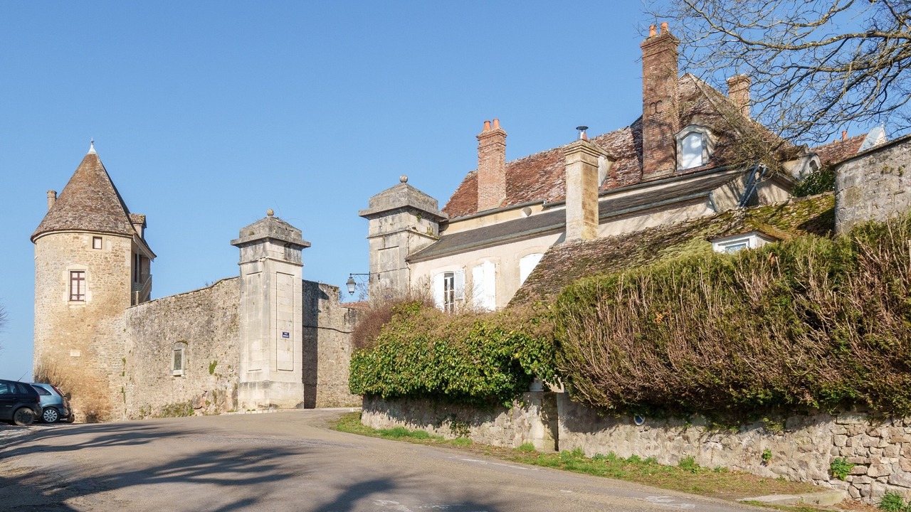 Photo of Others in Avallon