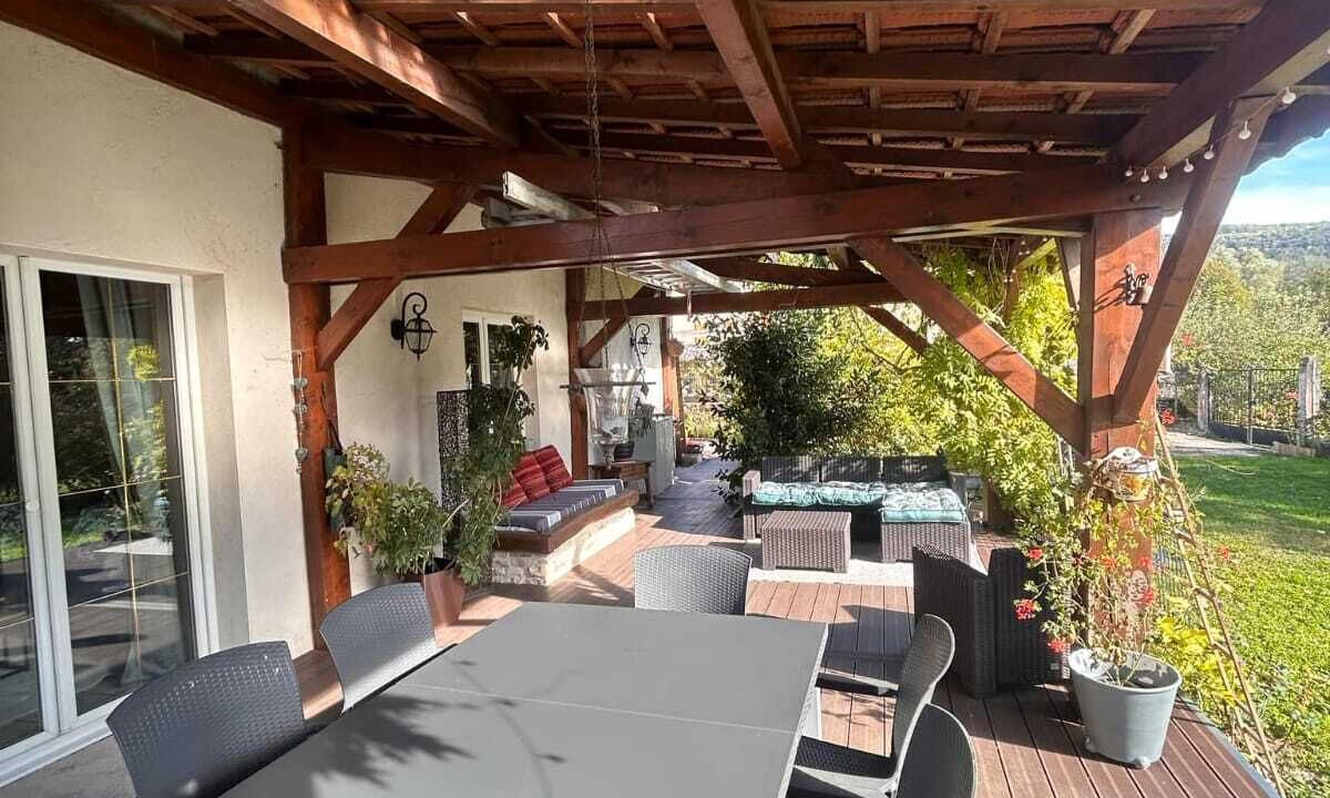 Photo of Outdoor in Saint-Hymetiere