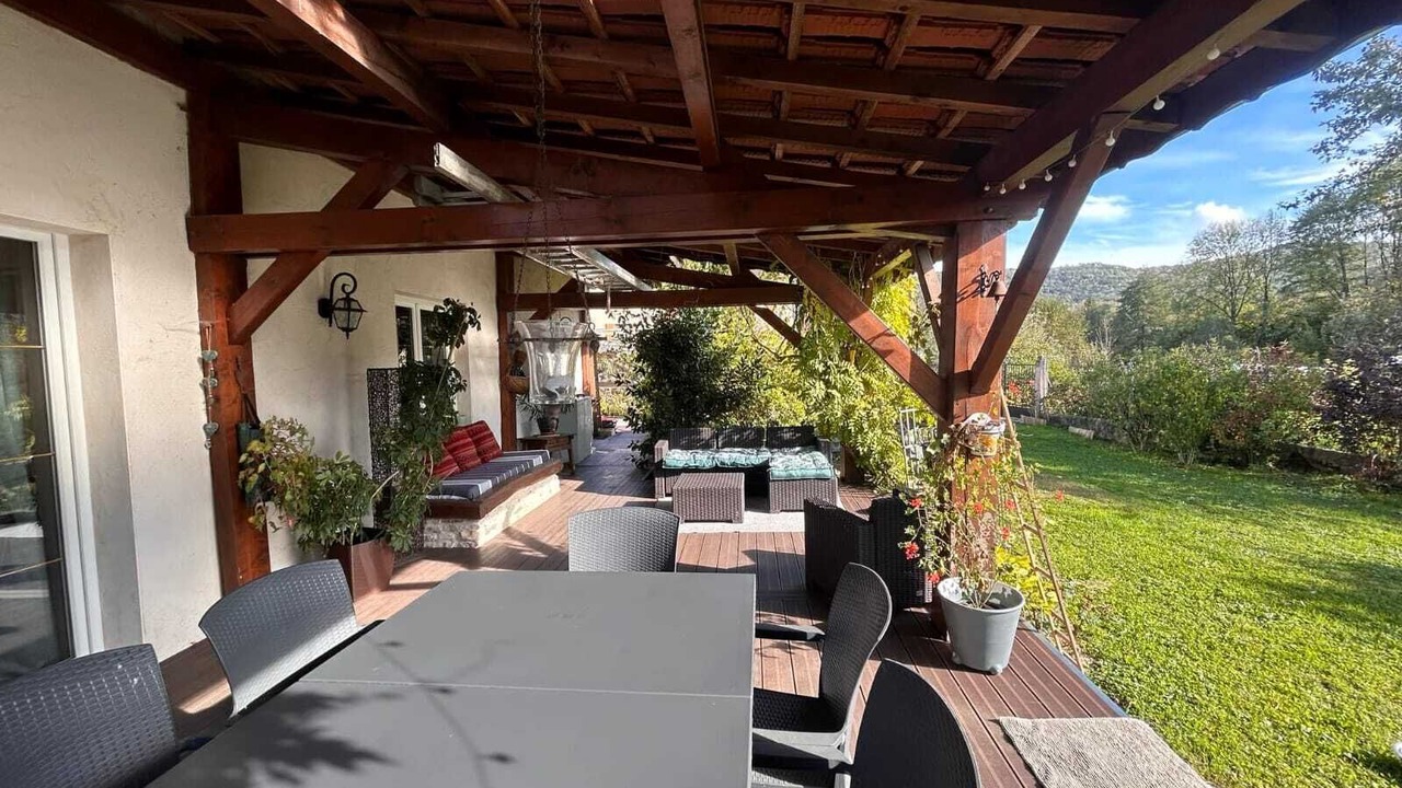 Photo of Outdoor in Saint-Hymetiere