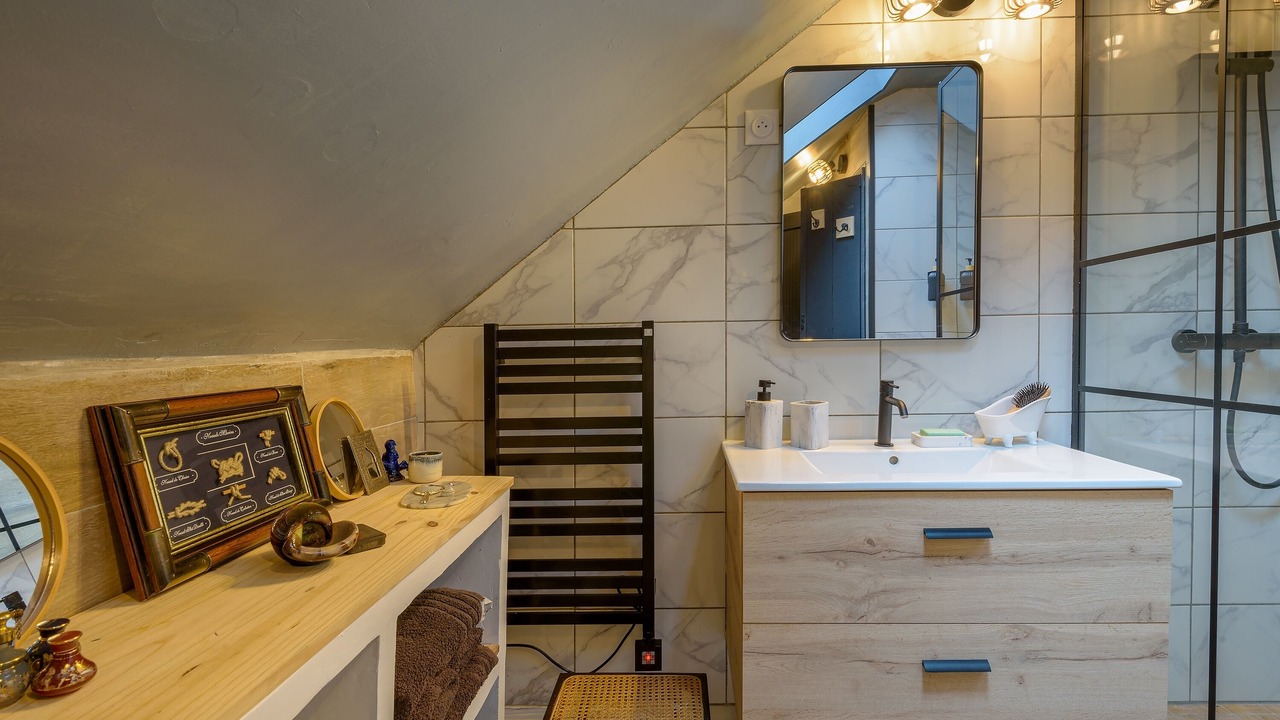 Photo of Bathroom in Quincy-Voisins