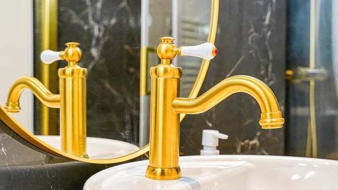 Photo of Bathroom in Centre