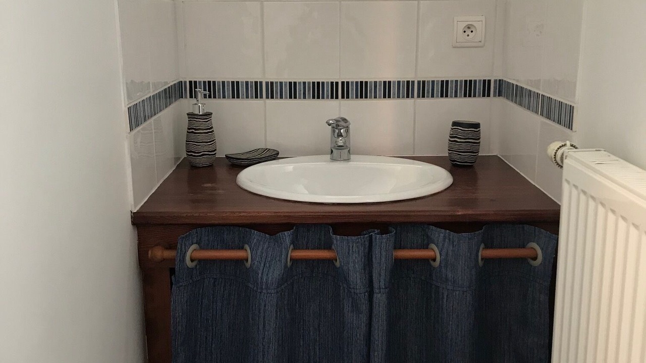 Photo of Bathroom in Rumegies