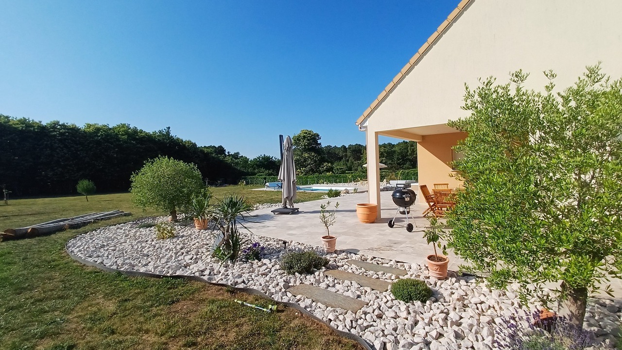 Photo of Outdoor in Cerans-Foulletourte
