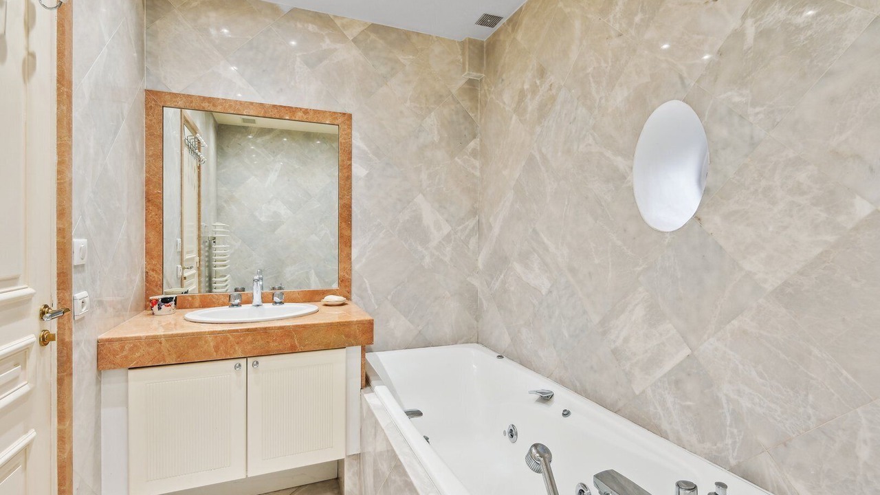 Photo of Bathroom in Rueil-Malmaison