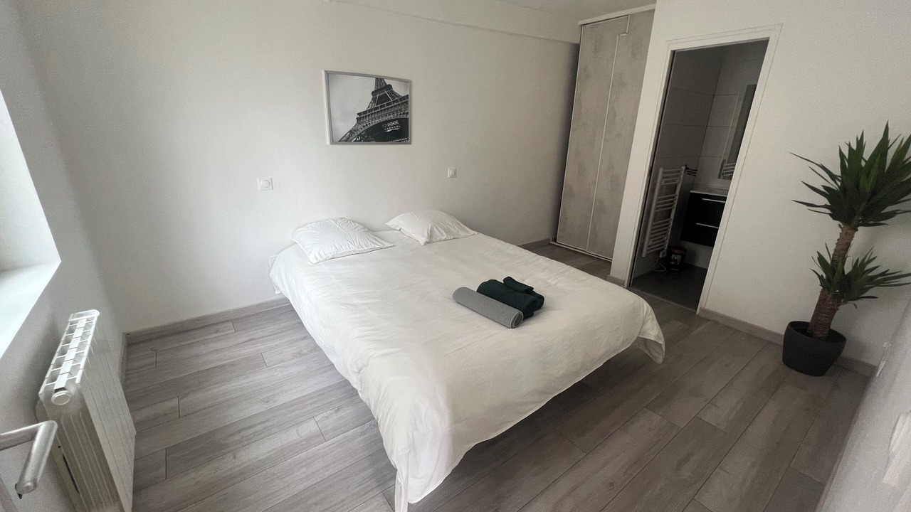 Photo of Bedroom in Epone