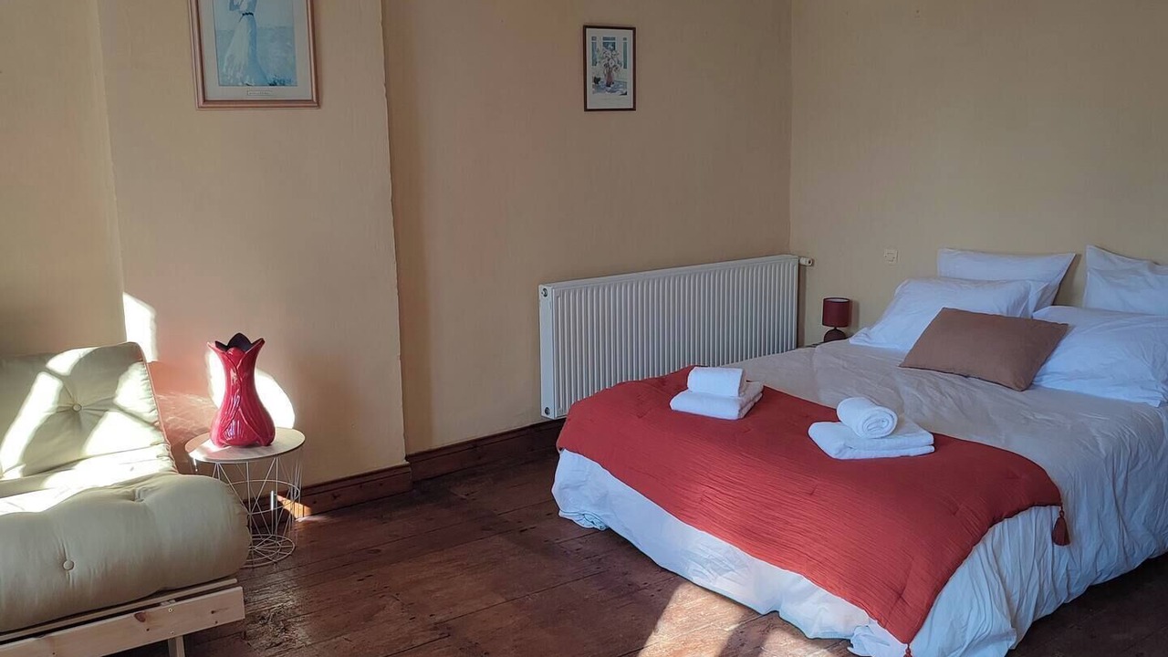 Photo of Bedroom in Saint-Sulpice-d'Arnoult