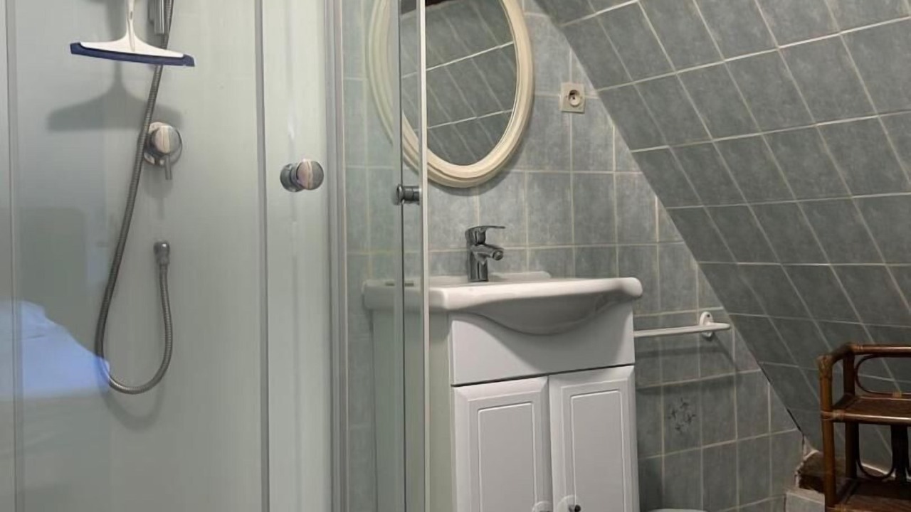 Photo of Bathroom in Canville-les-Deux-Eglises