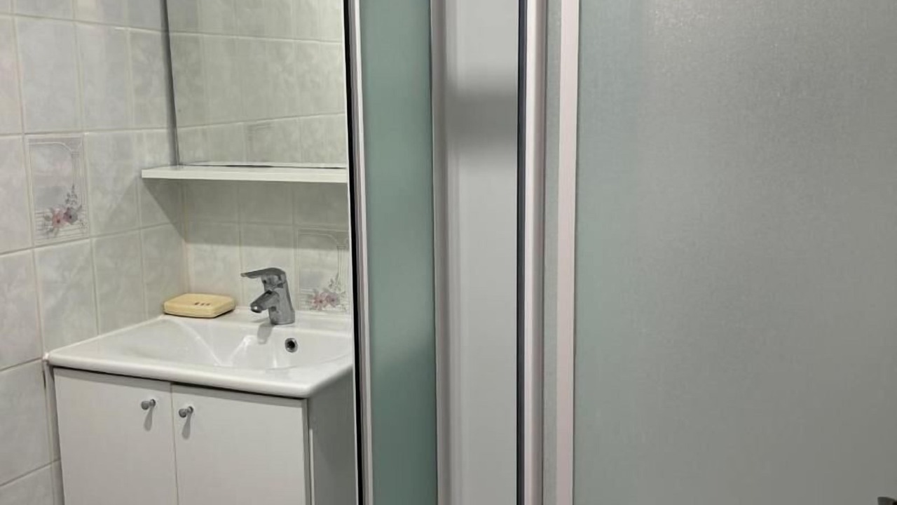 Photo of Bathroom in Canville-les-Deux-Eglises