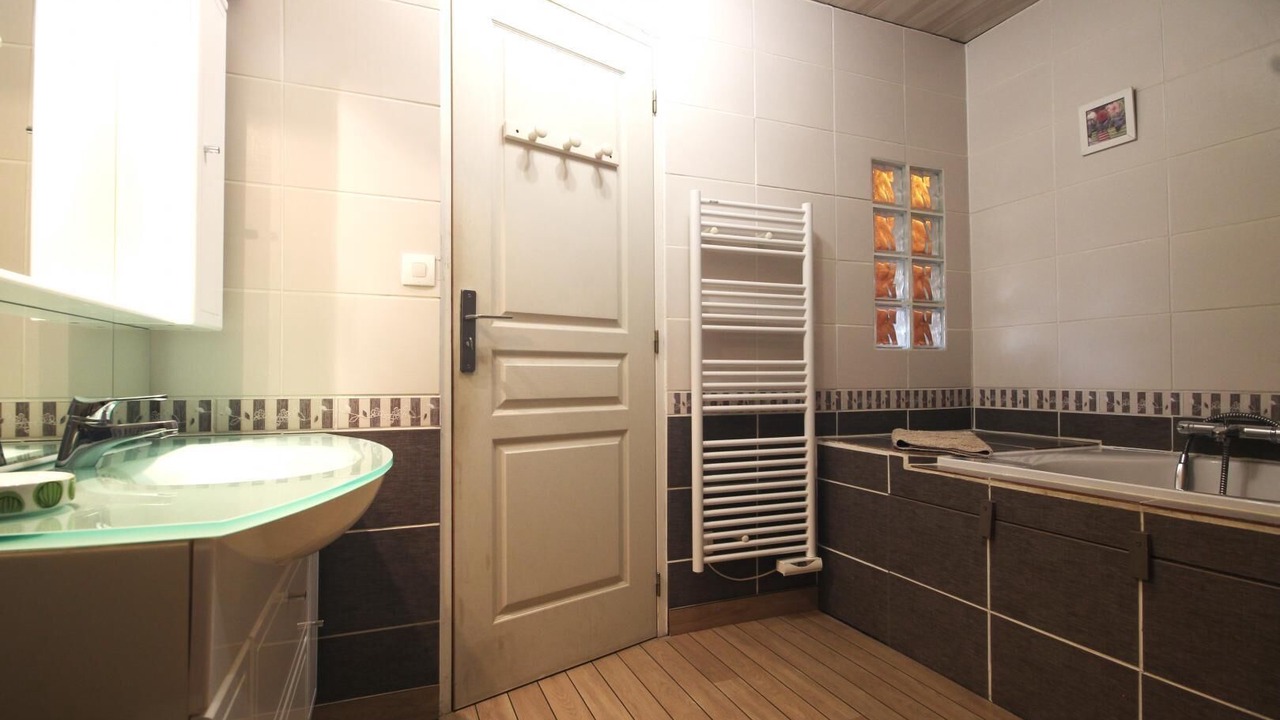 Photo of Bathroom in Saint-Leger-aux-Bois