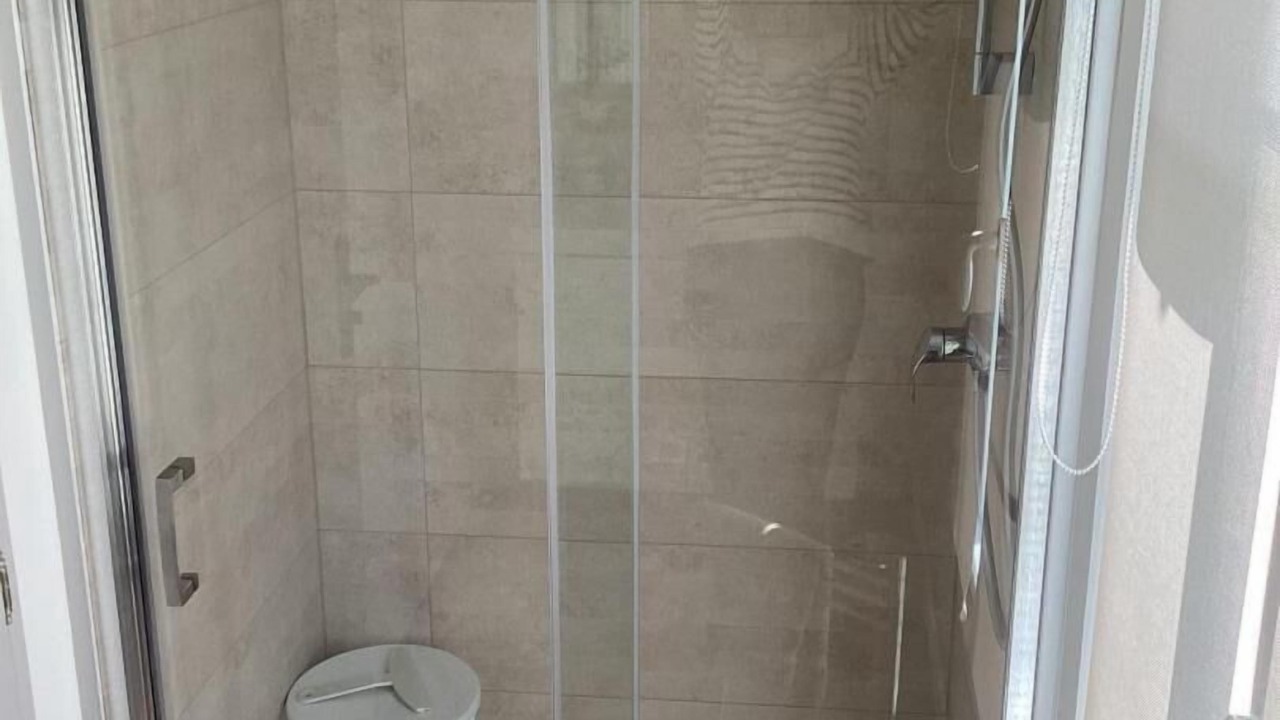 Photo of Bathroom in Arelaune-en-Seine