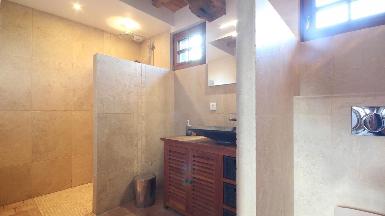 Photo of Bathroom in Saint-Martin-aux-Buneaux