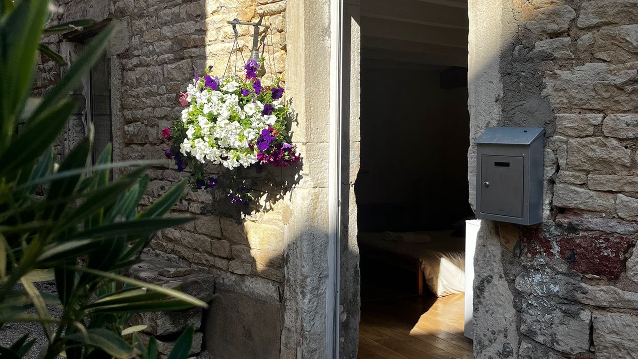 Photo of Outdoor in Givry