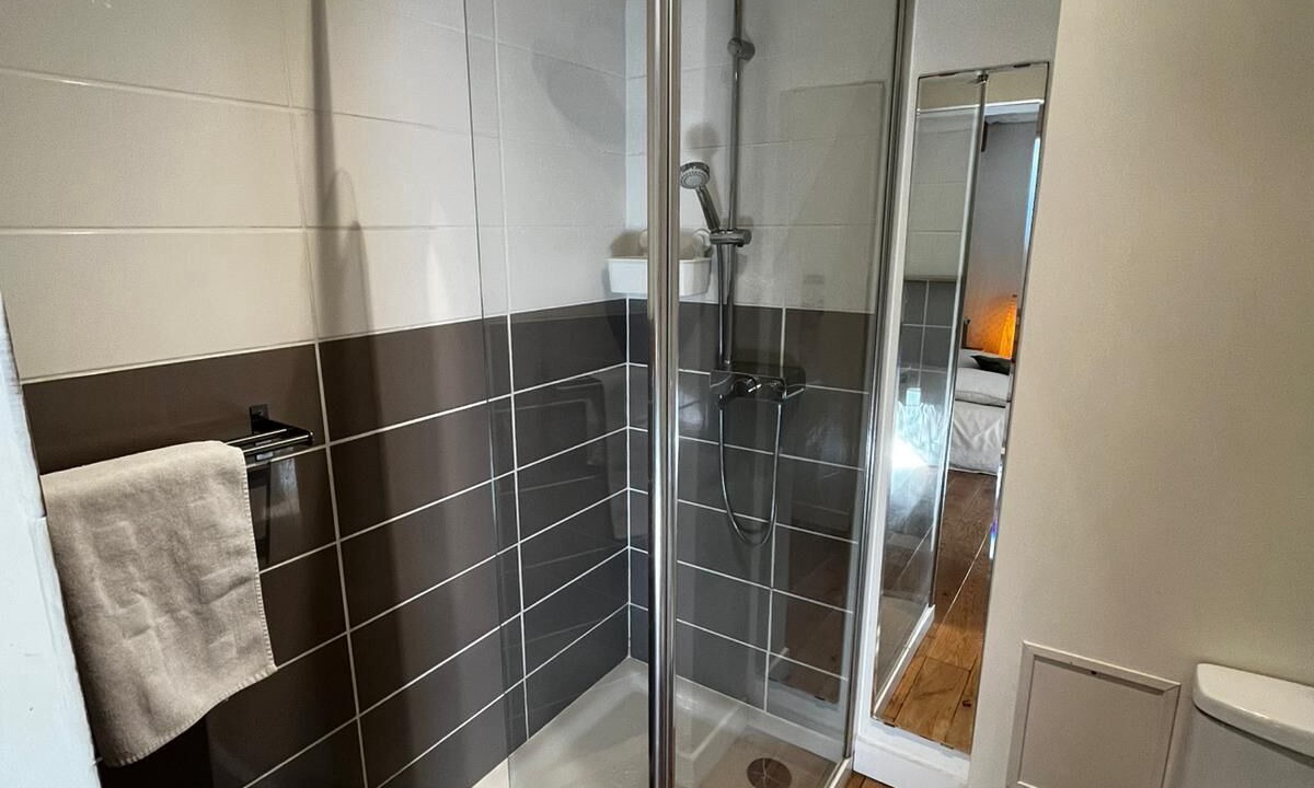Photo of Bathroom in Givry