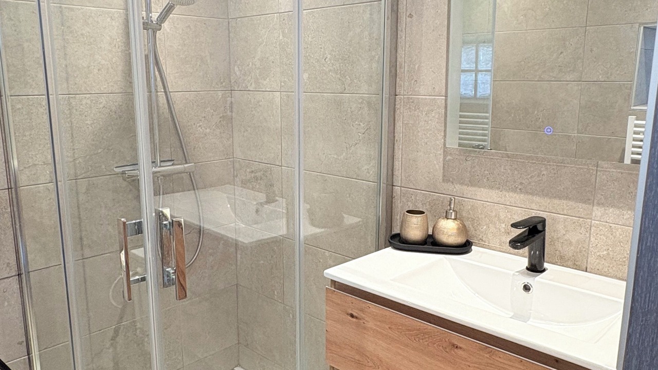 Photo of Bathroom in Montceau-et-Echarnant