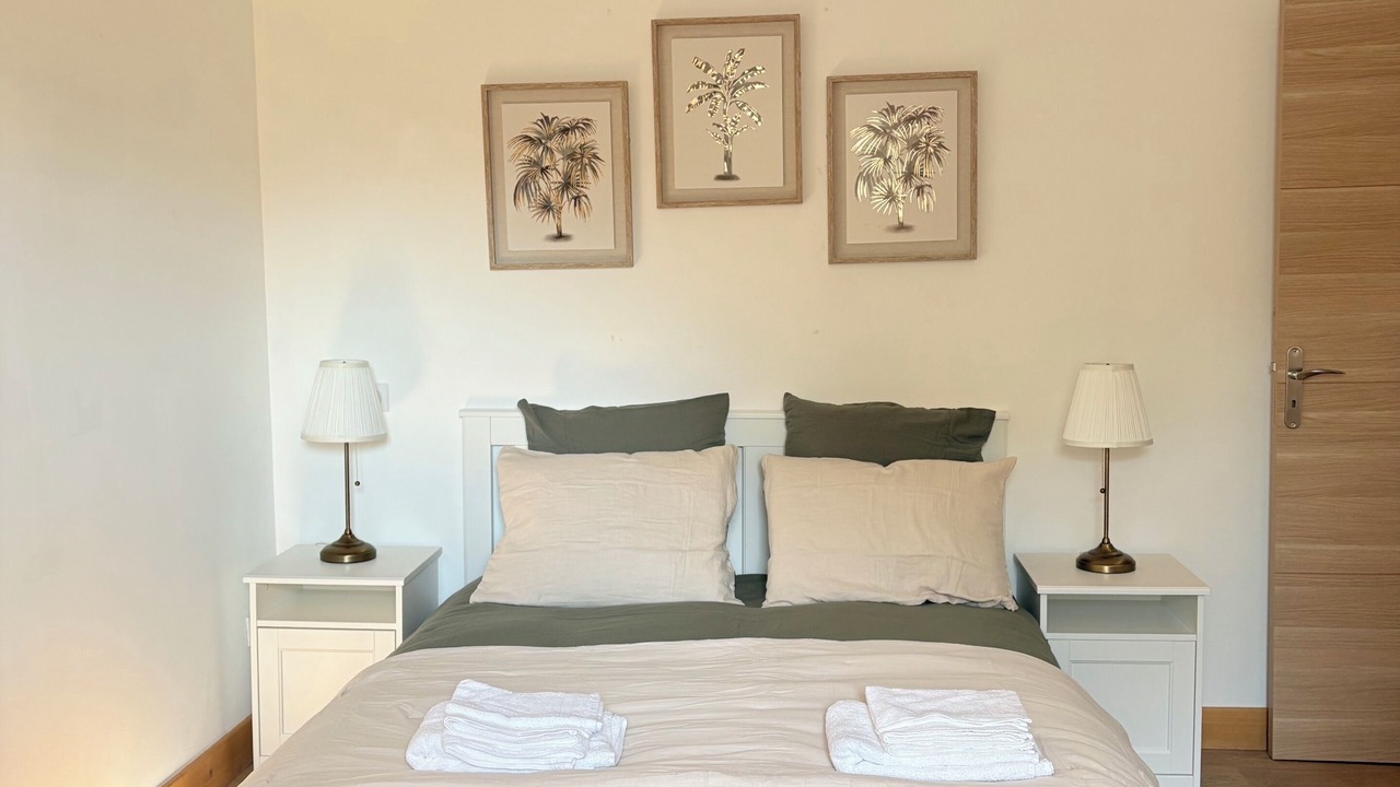 Photo of Bedroom in Montceau-et-Echarnant
