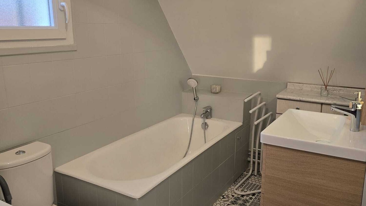 Photo of Bathroom in Saint-Thibault-des-Vignes