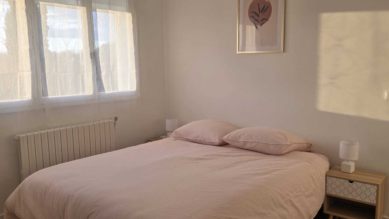 Photo of Bedroom in Saint-Thibault-des-Vignes