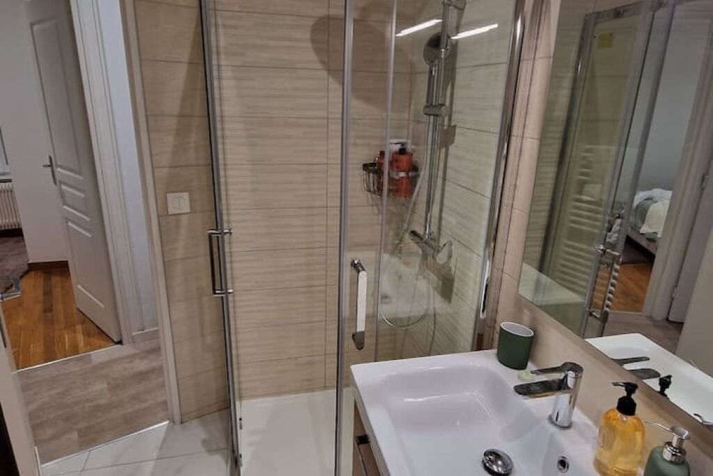 Photo of Bathroom in Reims