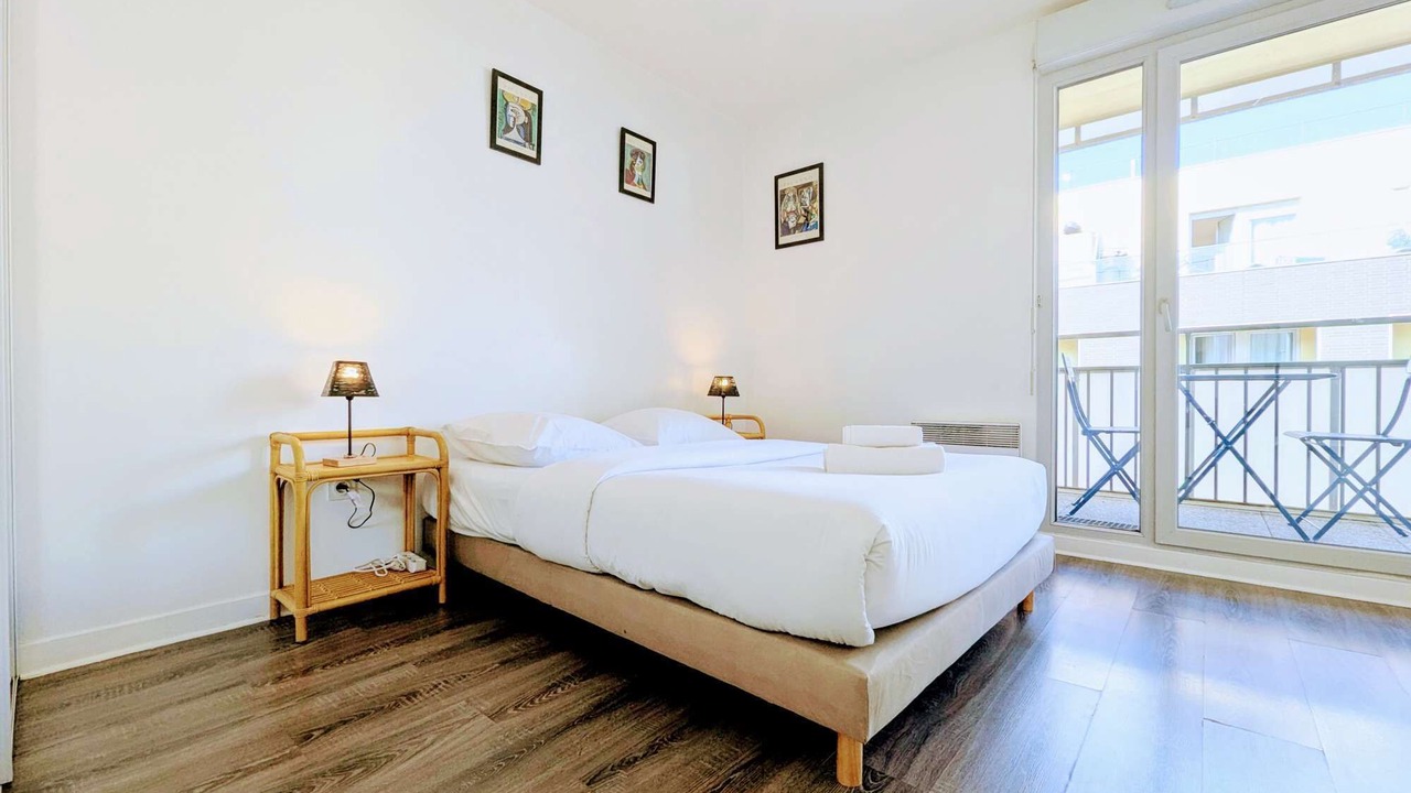 Photo of Bedroom in Asnieres-sur-Seine