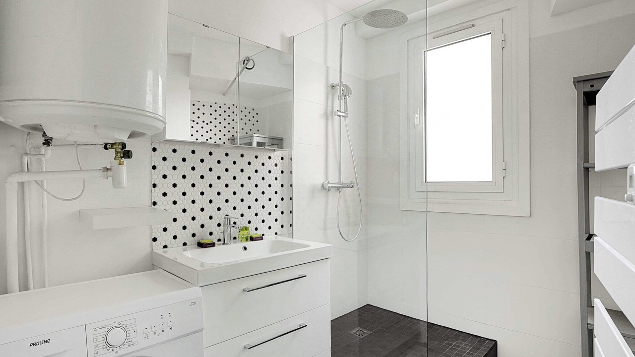 Photo of Bathroom in Saint-Ouen